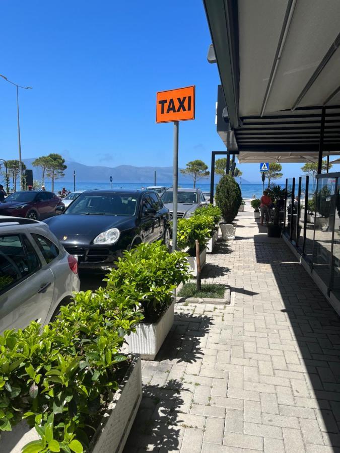 Gloria'S Apartment Lungomare Vlore Exterior photo