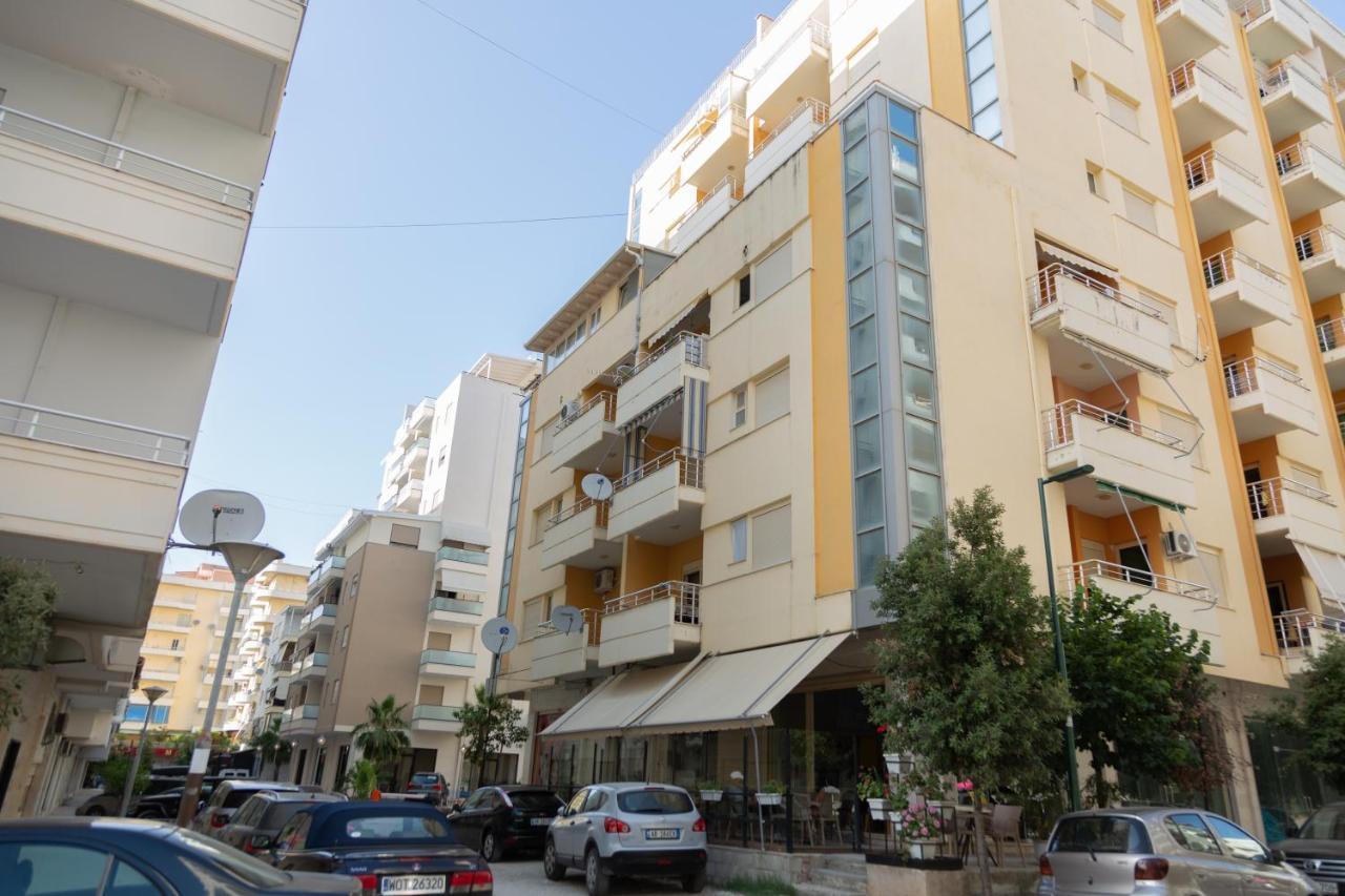 Gloria'S Apartment Lungomare Vlore Exterior photo